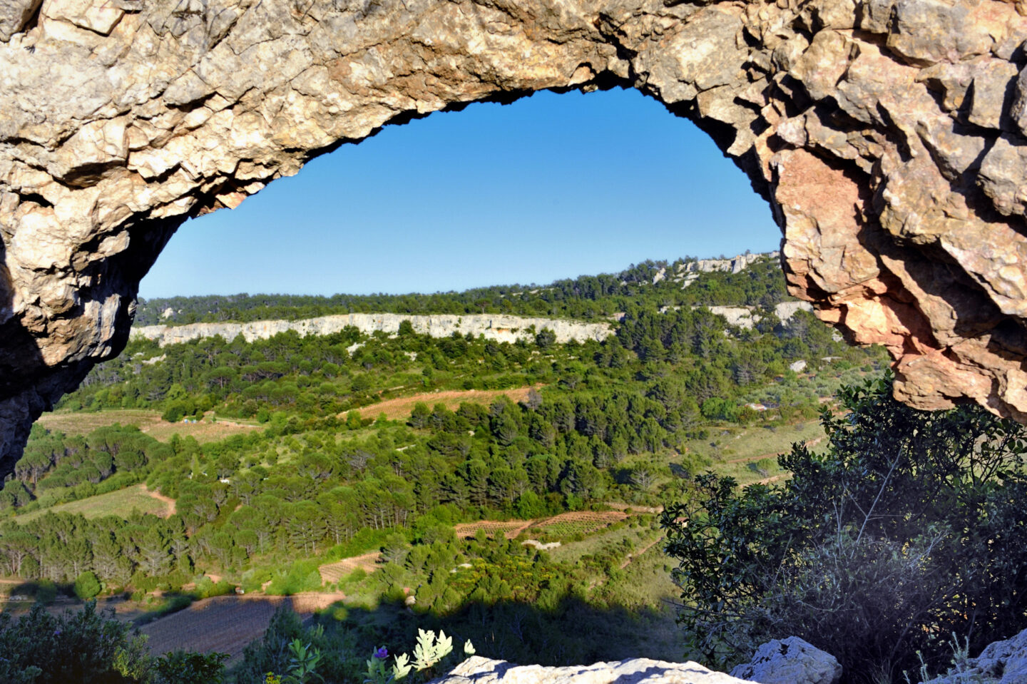 TOUR EN SAINT-CHINIAN GR® DE PAYS MINERVOIS