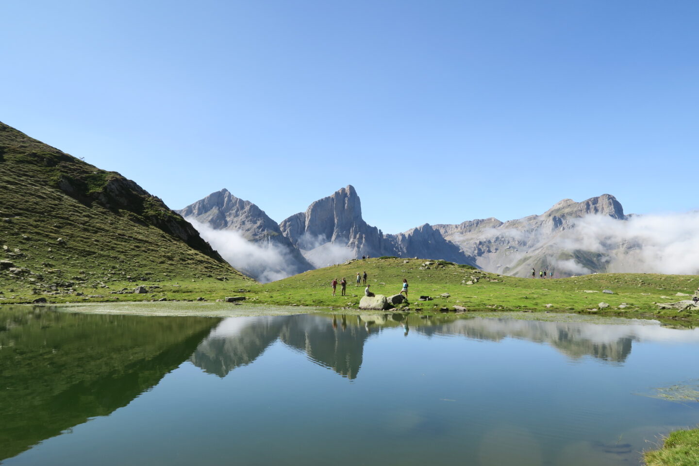 N°52 Cabane et lac d’Ansabe Lescun Nouvelle-Aquitaine N°52 Cabane et lac d'Ansabe Lescun Nouvelle-Aquitaine