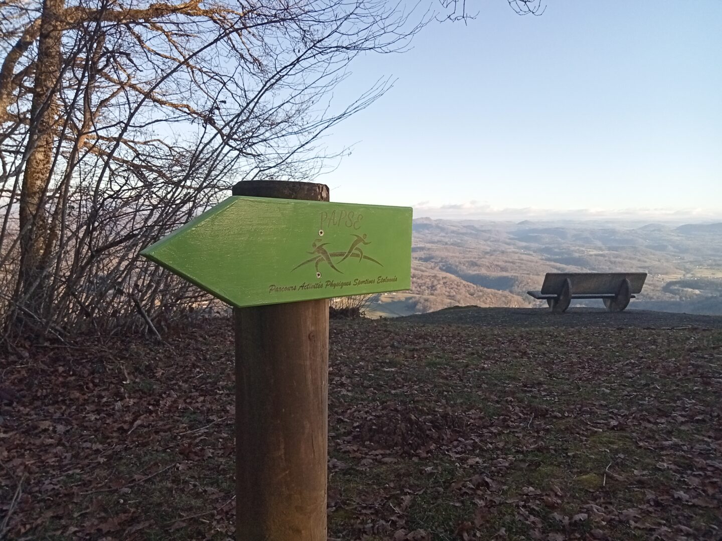 La montée aux Orgues par les chemins du Sacristain et de la Vierge Parcours PAPSE 7 km Bort-les-Orgues Nouvelle-Aquitaine La montée aux Orgues par les chemins du Sacristain et de la Vierge Parcours PAPSE 7 km Bort-les-Orgues Nouvelle-Aquitaine