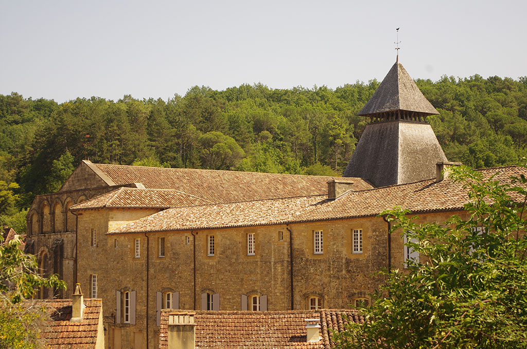 Cadouin en écomobilité L'abbaye au suaire
