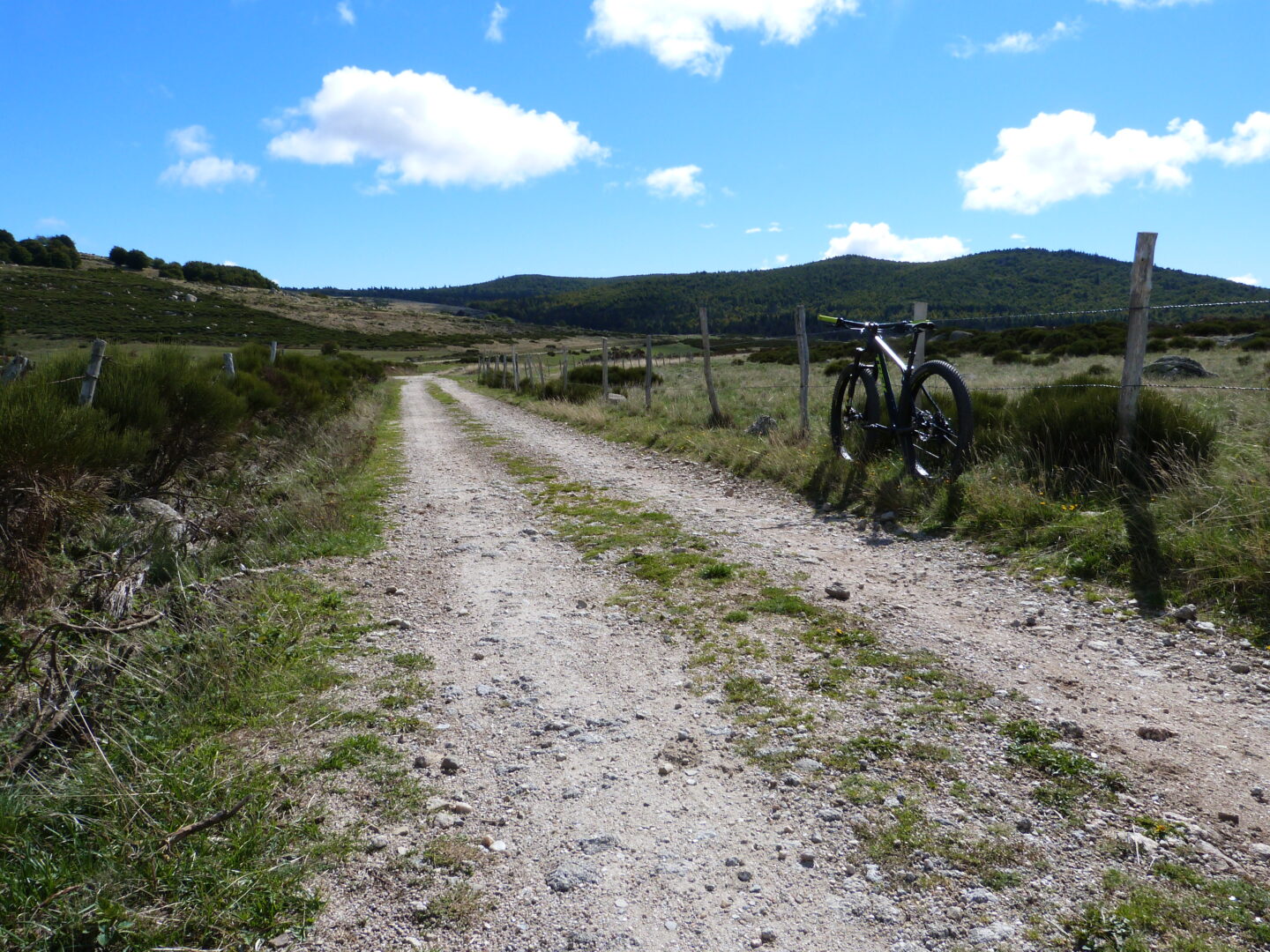 EOLE ET LE TRUC DE L’HOMME Saint-Chély-d’Apcher Occitanie EOLE ET LE TRUC DE L'HOMME Saint-Chély-d'Apcher Occitanie