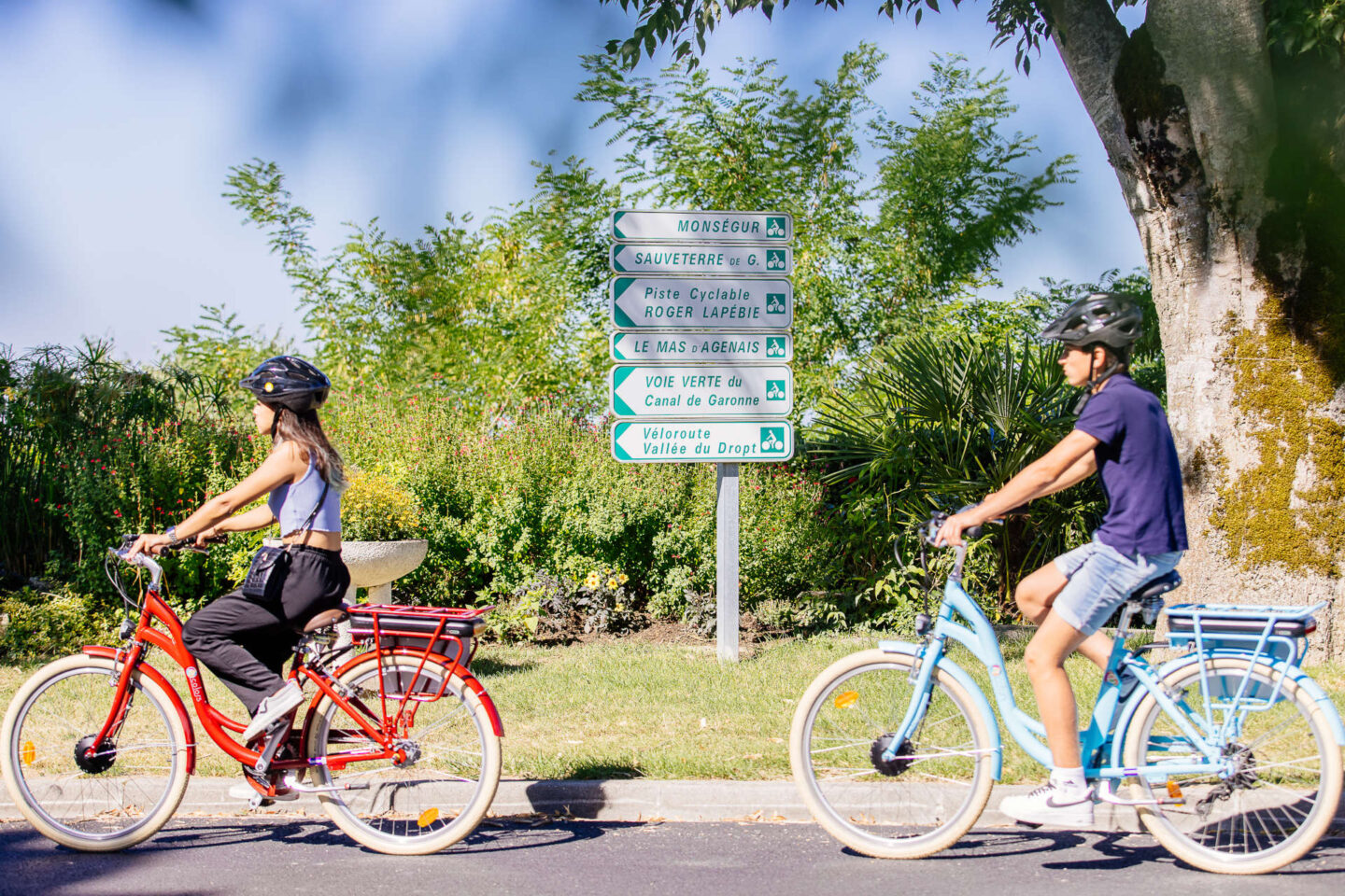 La Véloroute de la Vallée du Dropt en Lot-et-Garonne Duras Nouvelle-Aquitaine La Véloroute de la Vallée du Dropt en Lot-et-Garonne Duras Nouvelle-Aquitaine