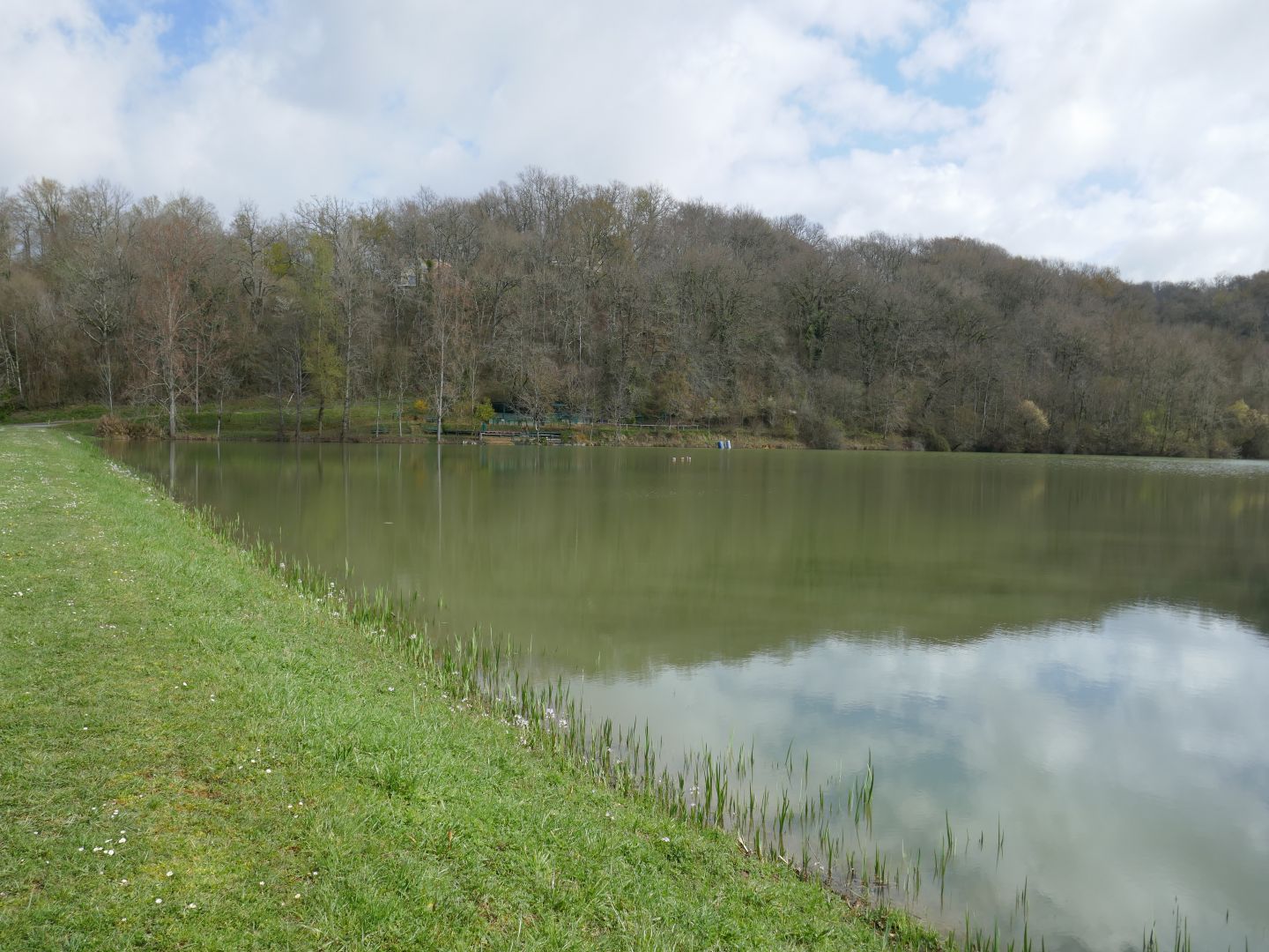 Thèze sentier du Mousté Thèze Nouvelle-Aquitaine