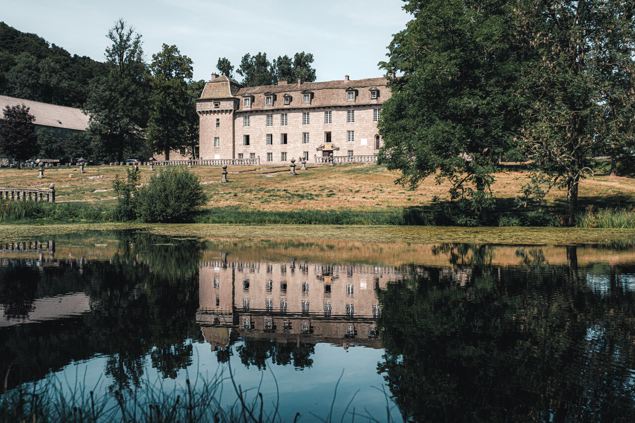 LE CHÂTEAU DE LA BAUME Prinsuéjols-Malbouzon Occitanie