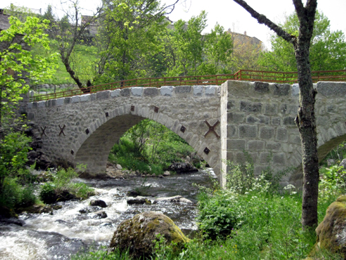 Le Pont Romain Grandrieu Occitanie Le Pont Romain Grandrieu Occitanie