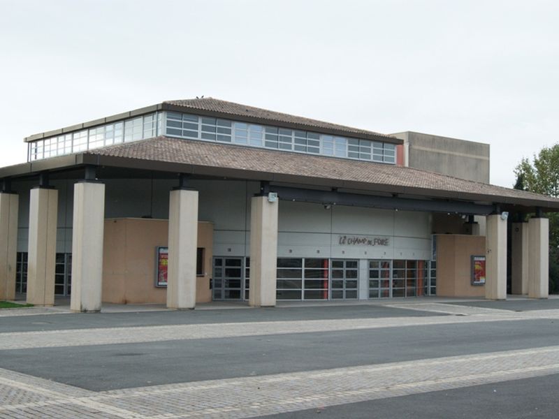 Spectacle jeune public Valse avec WrondistilblegretralborilatausgavessosnoselchessESSOU