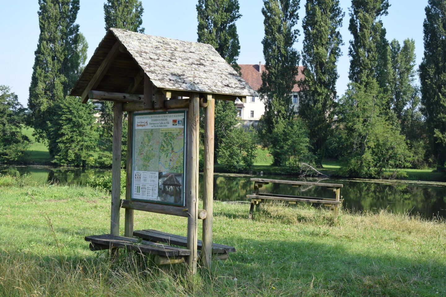 Boucle des coteaux Nord à St Léon Saint-Léon-sur-l’Isle Nouvelle-Aquitaine Boucle des coteaux Nord à St Léon Saint-Léon-sur-l'Isle Nouvelle-Aquitaine