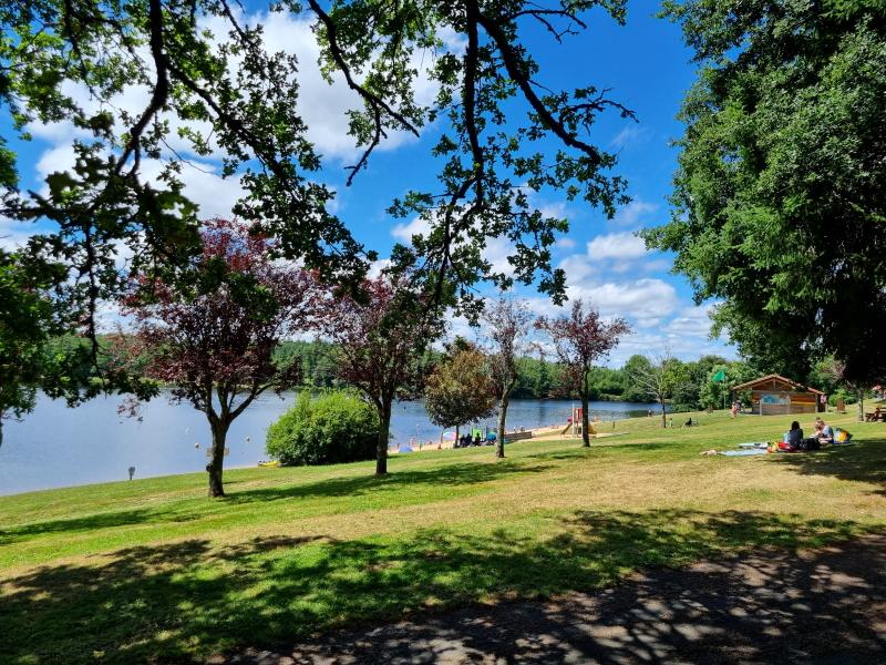 Boucle cyclo 24 km « En route vers le lac de St Mathieu » Oradour-sur-Vayres Nouvelle-Aquitaine Boucle cyclo 24 km "En route vers le lac de St Mathieu" Oradour-sur-Vayres Nouvelle-Aquitaine