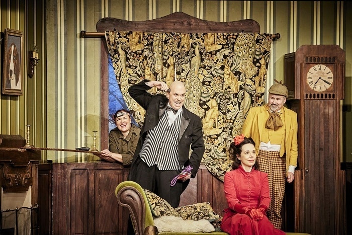 Les Faux British Théâtre 100 Noms