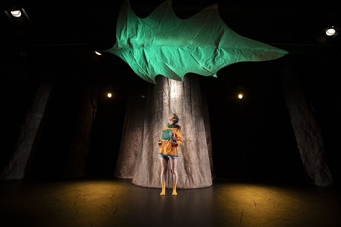 « Sous la feuille »