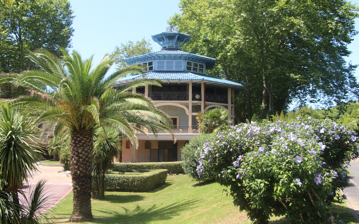 Balade à Roulettes n°23 Les jardins des thermes à Cambo-les-Bains Cambo-les-Bains Nouvelle-Aquitaine
