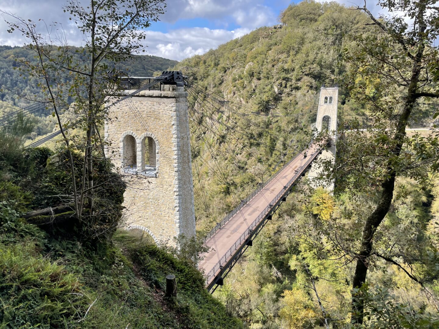Viaduc des Rochers Noirs Le Jardin de Firmin 6 km Soursac Nouvelle-Aquitaine