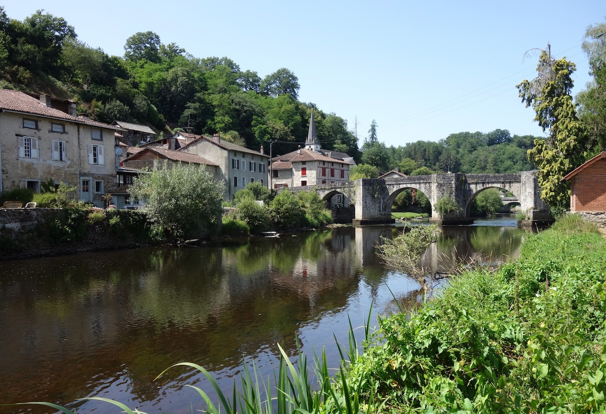 GRP®Monts et Barrages en Limousin Etape 9 De Saint-Paul à Saint-Léonard-de-Noblat Saint-Paul Nouvelle-Aquitaine GRP®Monts et Barrages en Limousin Etape 9 De Saint-Paul à Saint-Léonard-de-Noblat Saint-Paul Nouvelle-Aquitaine