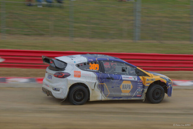 Laurent JACQUINET 2eme en catégorie DIVISION 3 sur la FORD Fiesta numéro 309 au Rallycross de Lohéac le 31 Aout 2025