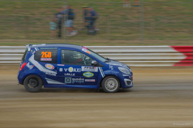 Célia DREAN 7eme en catégorie Féminine sur la RENAULT Twingo R1 RX numéro 260 au Rallycross de Lohéac le 31 Aout 2025