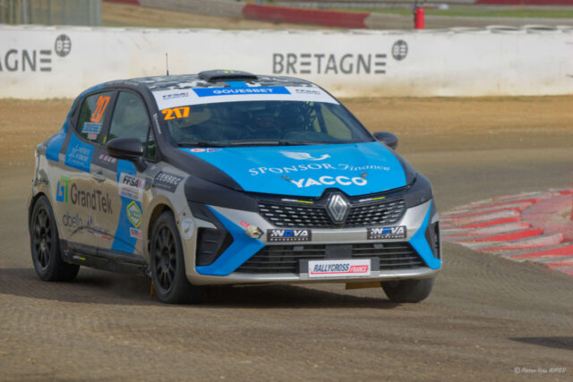 Kelig GOUESBET 1er en catégorie JUNIORS sur la RENAULT Clio V RX numéro 217 au Rallycross de Lohéac le 31 Aout 2025