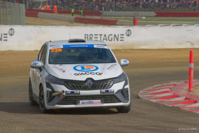 Willem TARRIERE 3eme en catégorie JUNIORS sur la RENAULT Clio V RX numéro 220 au Rallycross de Lohéac le 31 Aout 2025 Willem TARRIERE 3eme en catégorie JUNIORS sur la RENAULT Clio V RX numéro 220 au Rallycross de Lohéac le 31 Aout 2025