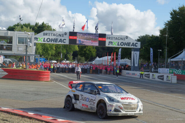Andréa DUBOURG 1er en catégorie SUPERCAR sur la PEUGEOT 208 WRX numéro 92 et 1er du Rallycross de Lohéac le 31 Aout 2025