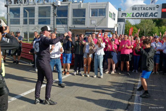 Rallycross Loheac 2025 sur la ligne d'arrivée de la catégorie SUPERCAR