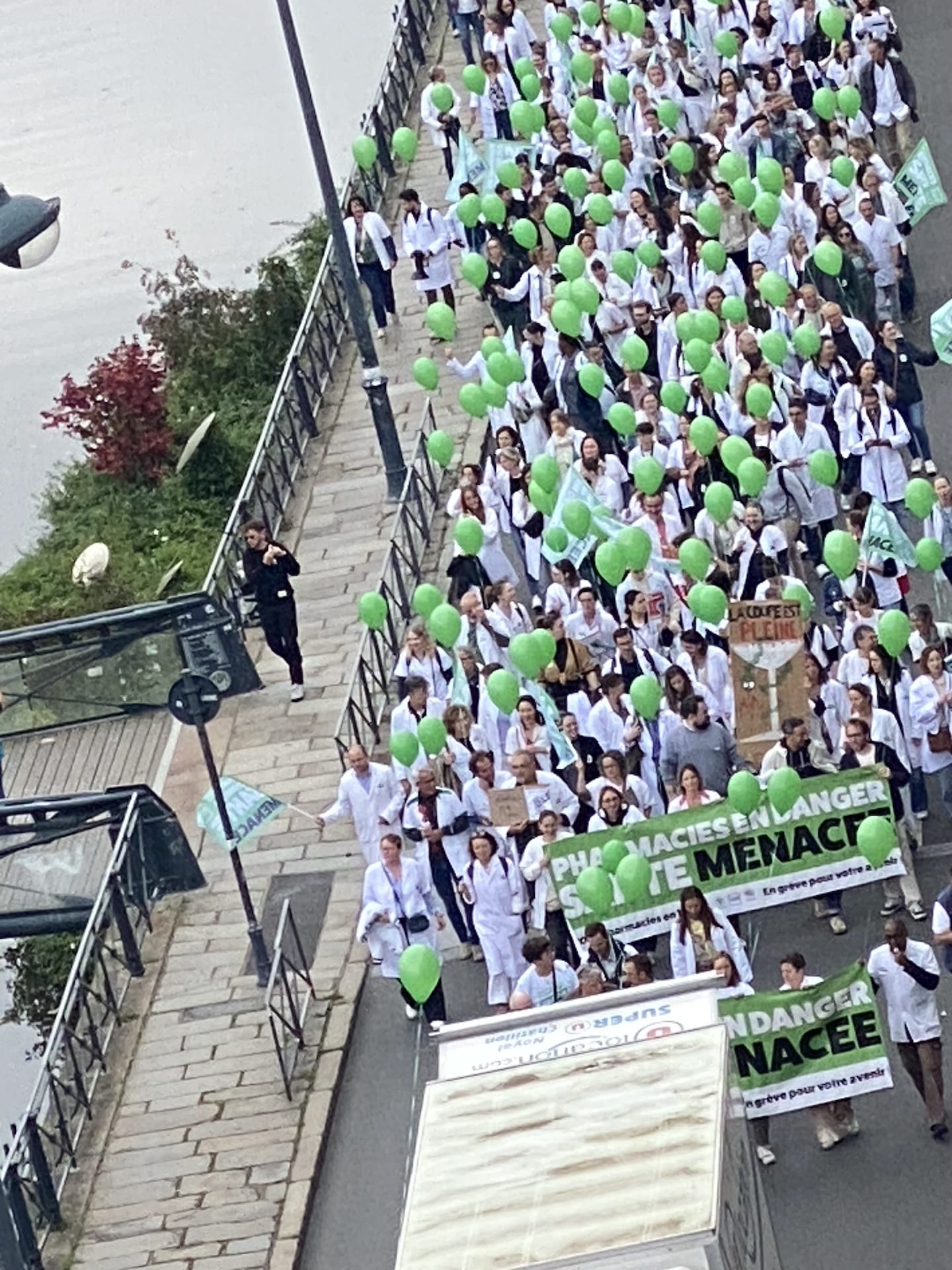 manif pharmacien rennes