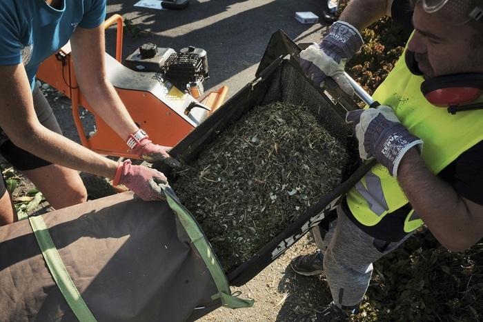 Opérations de broyage des végétaux Parking de l'Hôtel de Ville Saint-Erblon