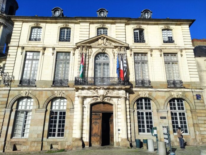 rennes mairie drapeau palestinien