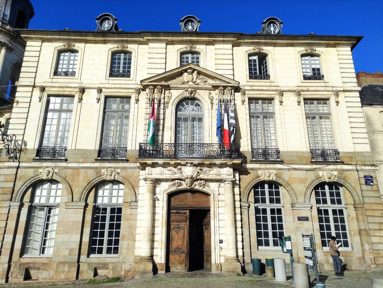 rennes mairie drapeau palestinien