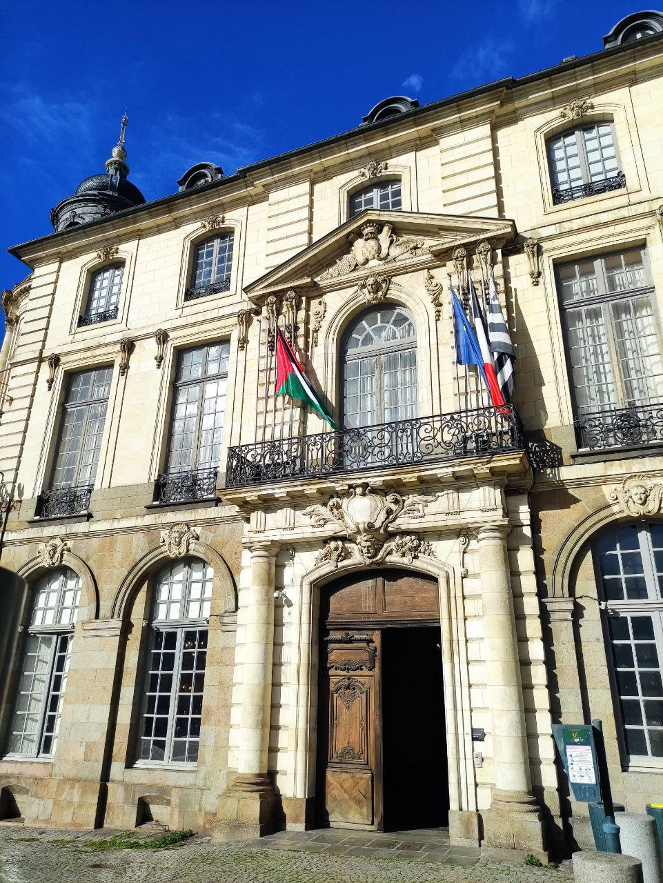 rennes mairie drapeau palestinien