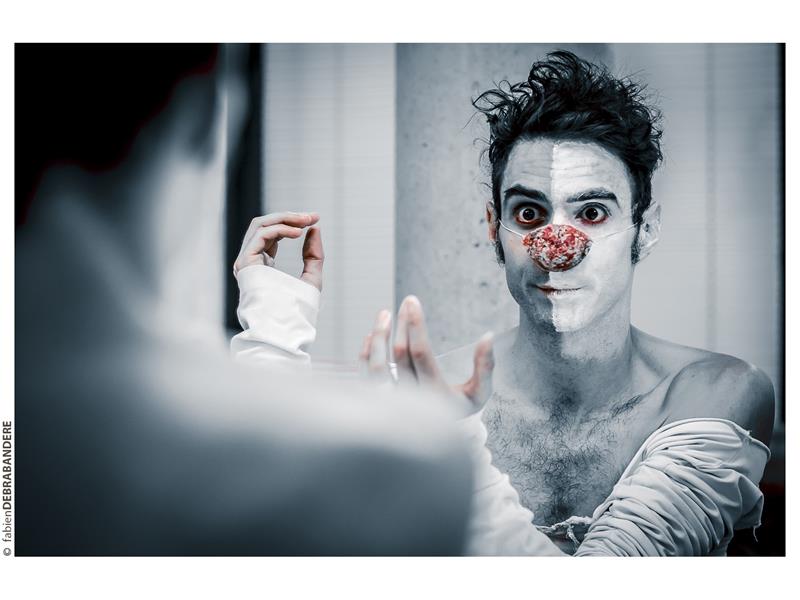 Théâtre Trop près du mur