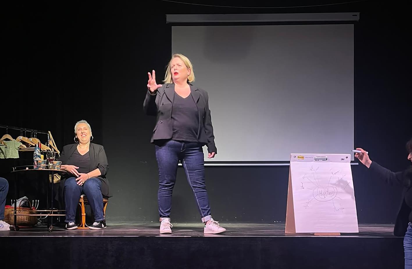 Martine Versus Hipmum