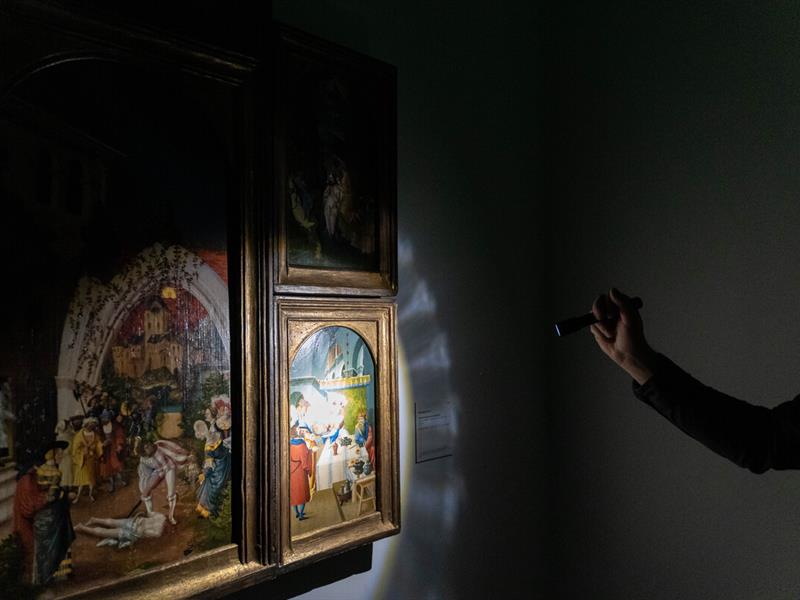 Visite nocturne à la lampe torche