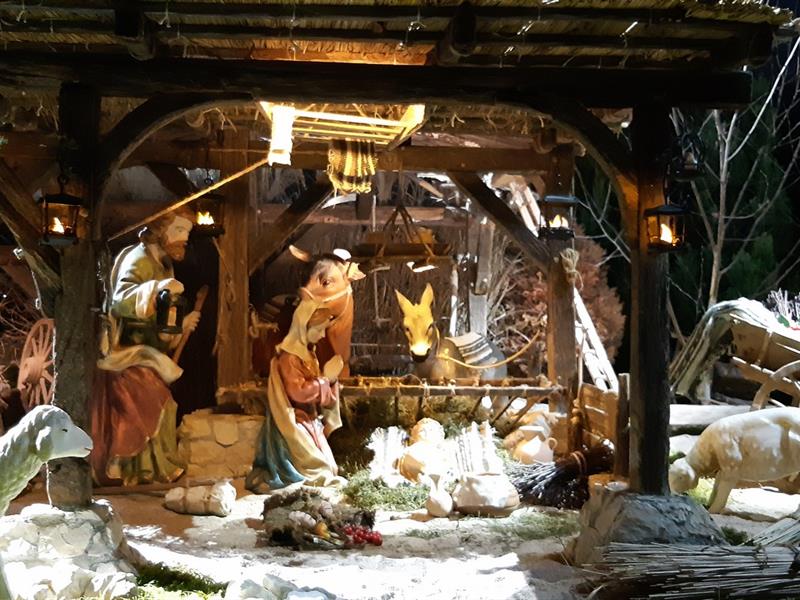 Visite nocturne de la crèche et concert de Noël