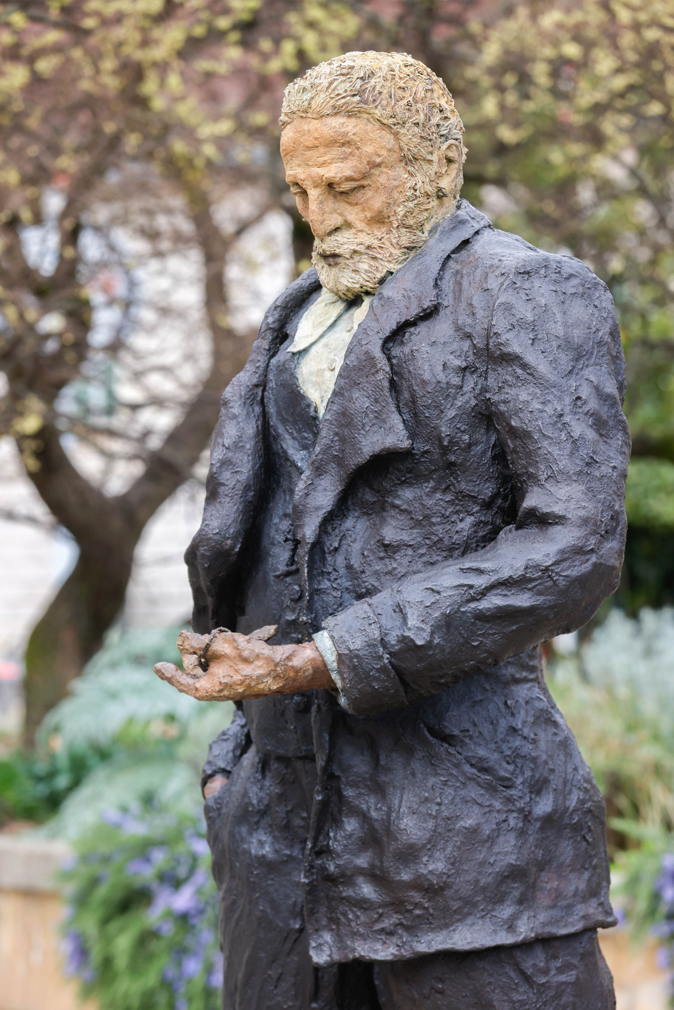 Les personnalités bisontines De Charles Fourrier à Colette