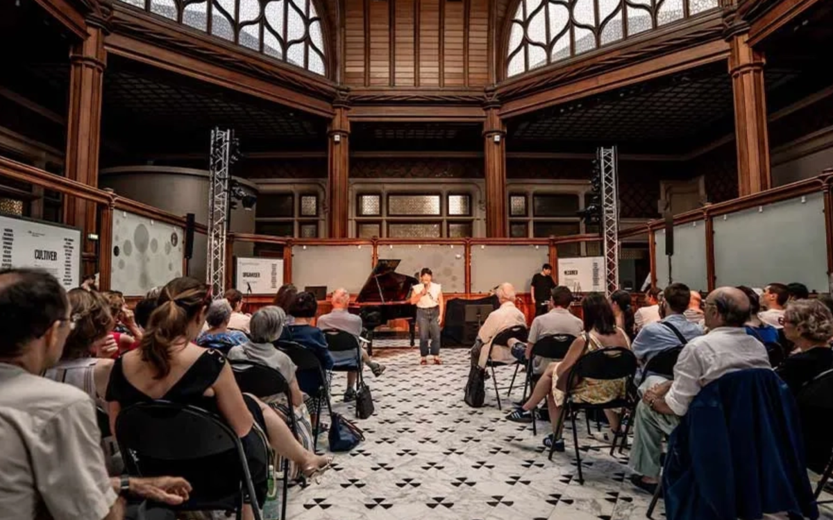 Nocturne de décembre Cité de l'économie  Paris