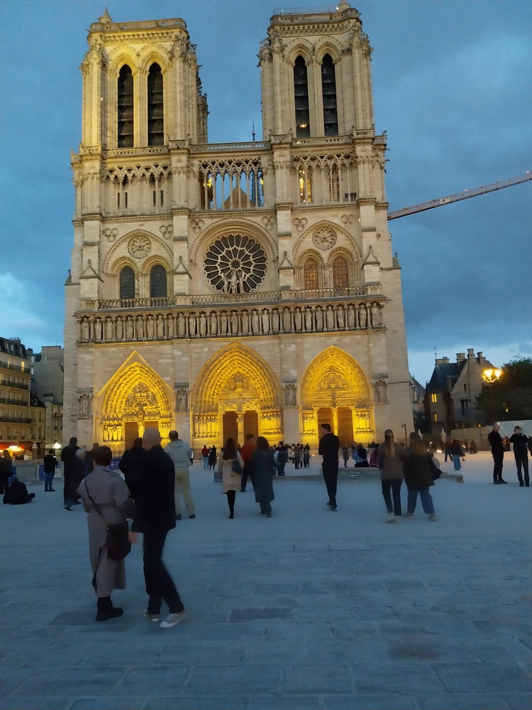 parvis Notre Dame