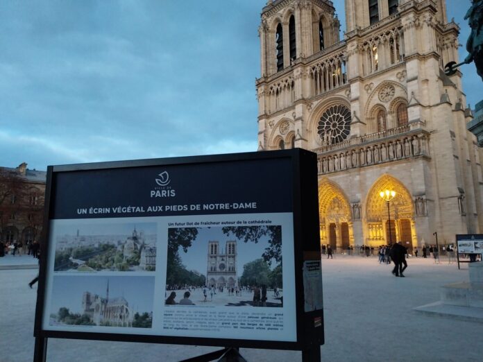 parvis Notre Dame