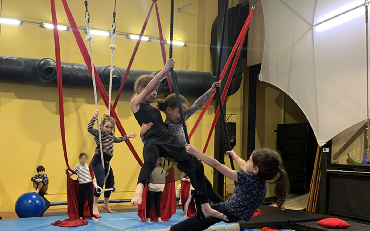 Stage cirque pour les enfants pendant les vacances de février RueWATT Paris