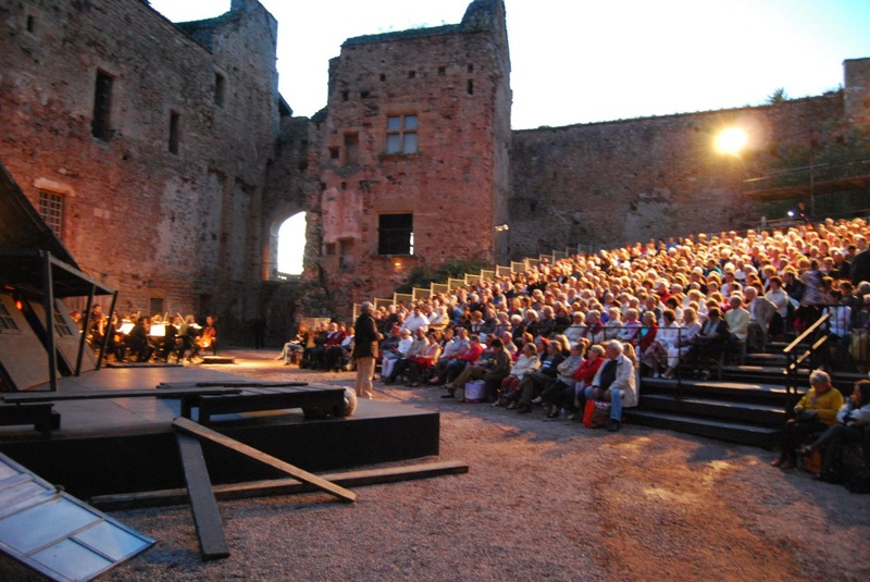 Théâtre de l'Usine Présentation du Festival de Saint-Céré