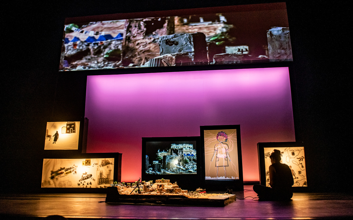 ARUNA Ou l’art de tisser un recommencement Théâtre de la Ville – Sarah Bernhardt Paris
