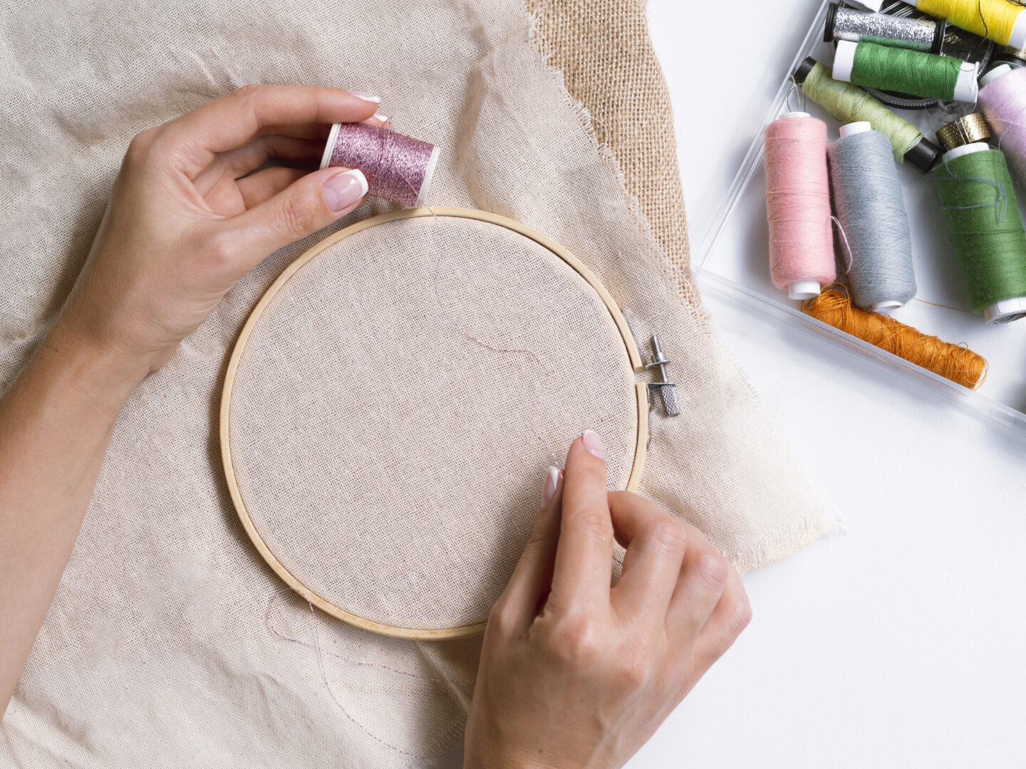 Atelier broderie au Café La Belle Poule