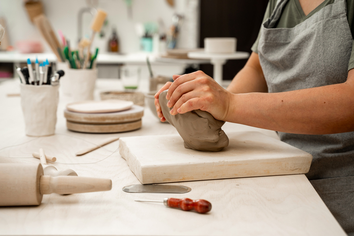 Atelier sculpture de lutin sur argile Espace Vie Locale