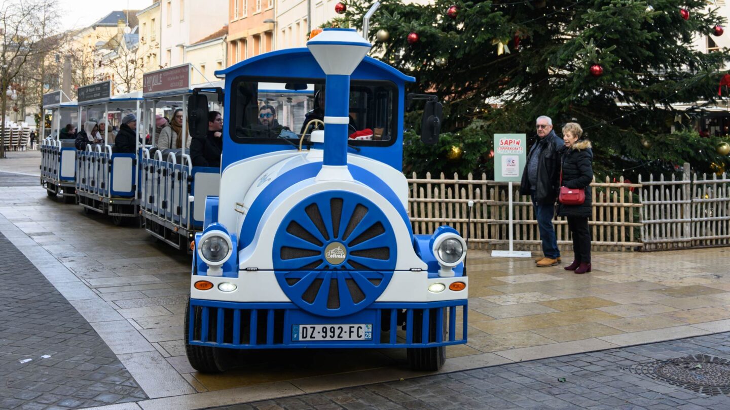Déambulation du petit Chart'Train Noël à Chartres 2025