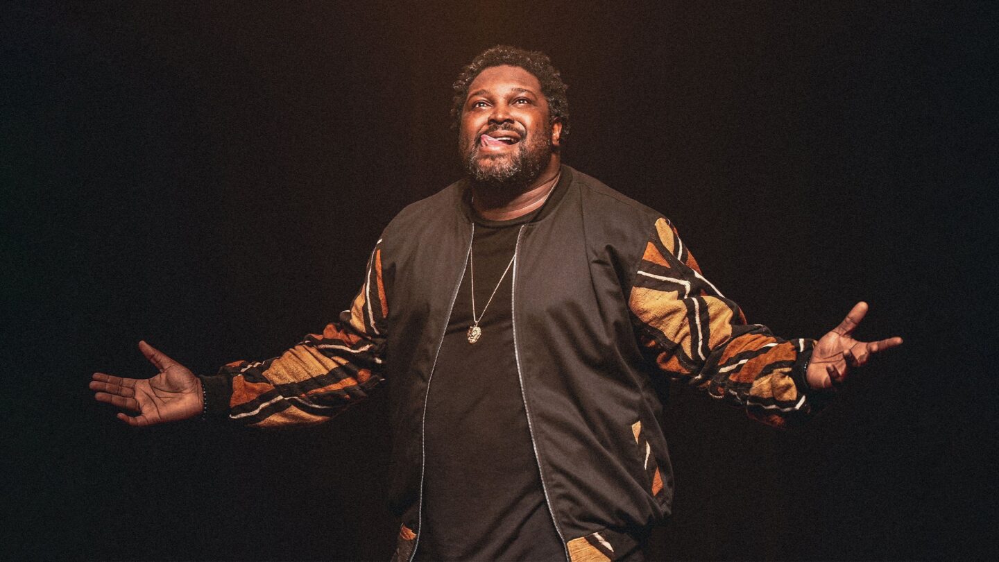 EDGAR YVES JR. Tours