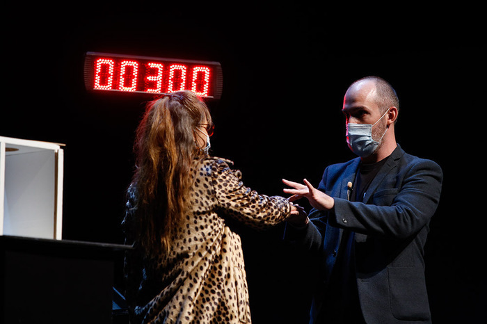 Hallucination - Un spectacle pour ceux qui aiment l'hypnose (mais aussi pour ceux qui la détestent). Médiathèque de coulanges Gonesse