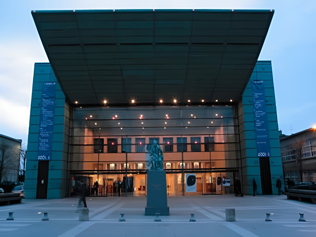 Les Feux de Vire spectacle Héva au Théâtre Le Préau à Vire Normandie