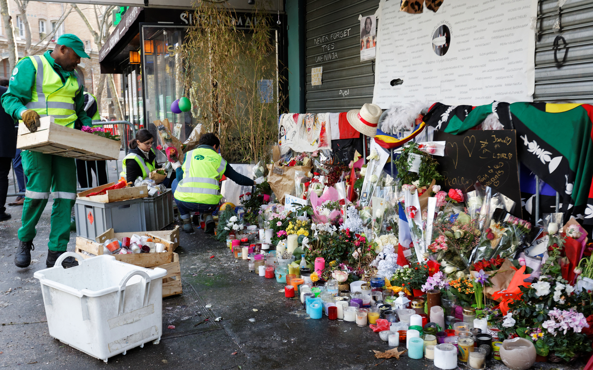 Les mémoriaux du 13 novembre : de l'éphémère à l'archive Salle Paul Verlaine des Archives de Paris  Paris