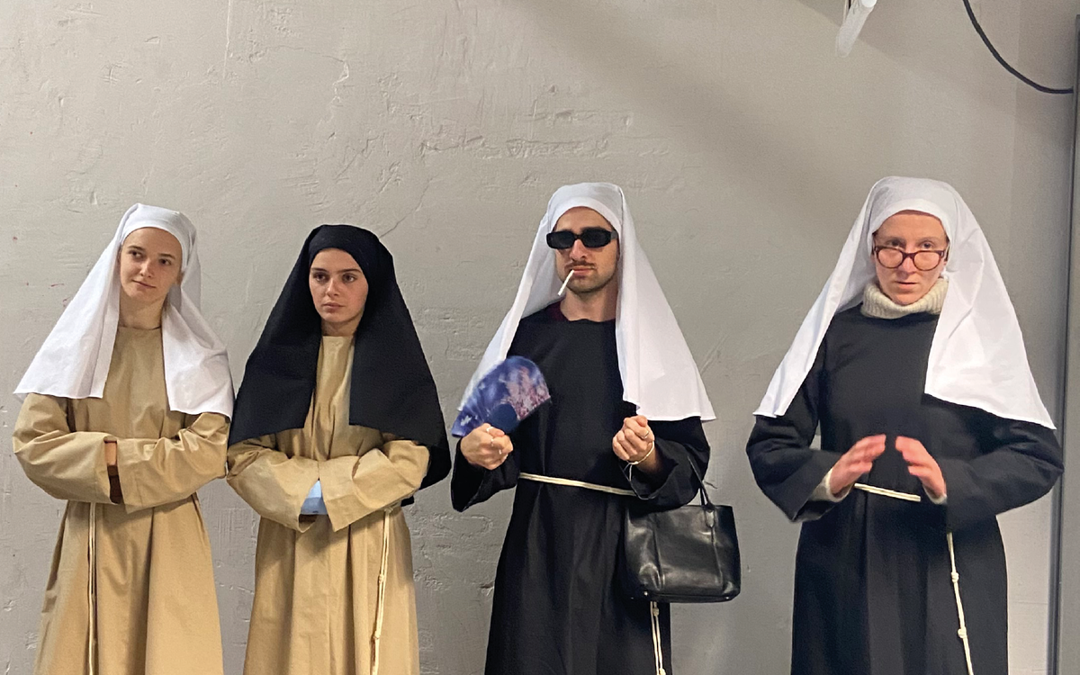 Lost in Vatican Lavoir Moderne Parisien Paris