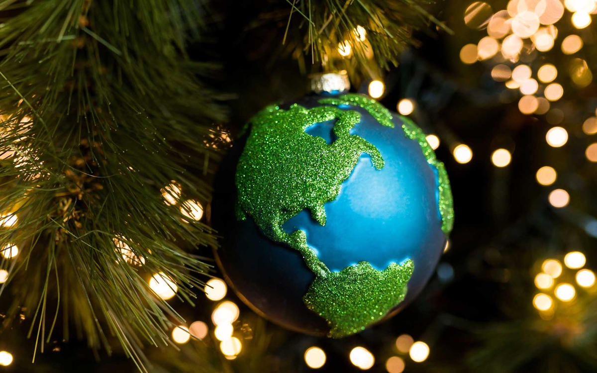 Serein et sereine sous le sapin : pour des fêtes zen et durables ! Le Moulin à Café PARIS