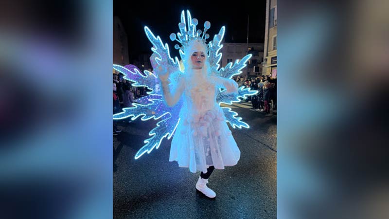 Spectacle déambulatoire Flocon de Noël Noël à Chartres 2025
