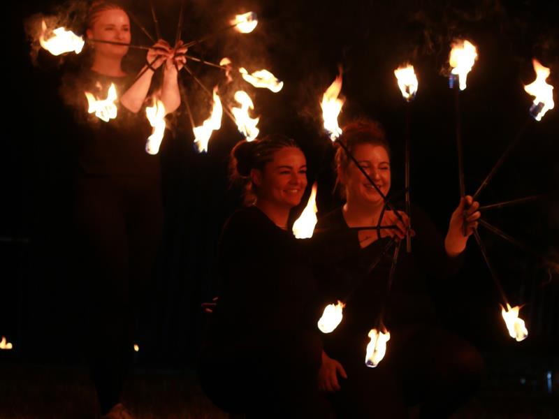 Spectacle pyrotechnique Girls on Fire